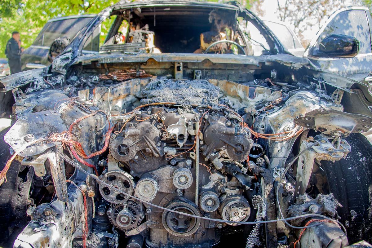Моторный отсек также полностью уничтожен огнем