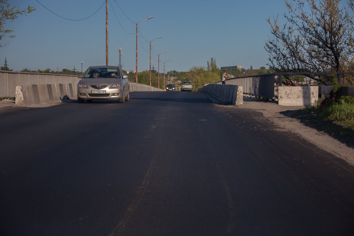 Проезжая часть на Самарском мосту превратили во взлетную полосу Проезжая часть на Самарском мосту превратили во взлетную полосу