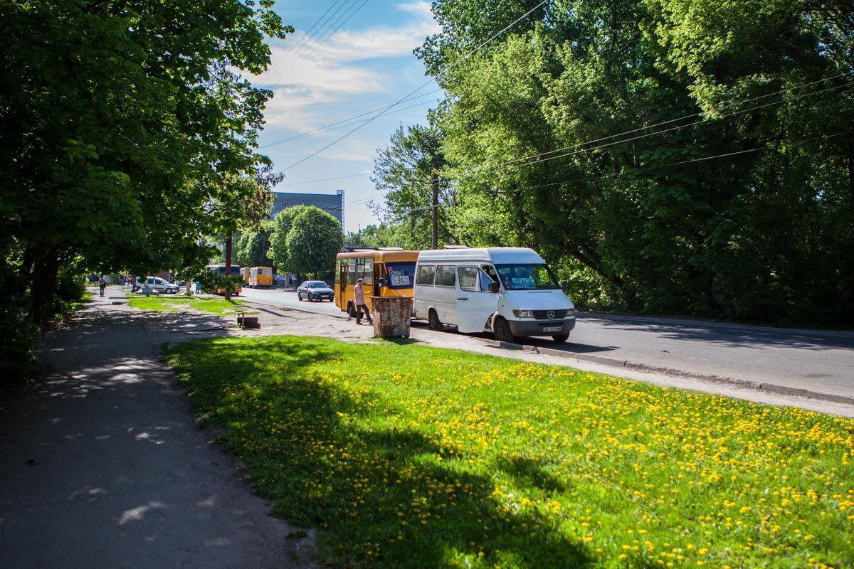 Конфликт произошел на ж/м Тополь-3 в тупике маршруток Конфликт произошел на ж/м Тополь-3 в тупике маршруток
