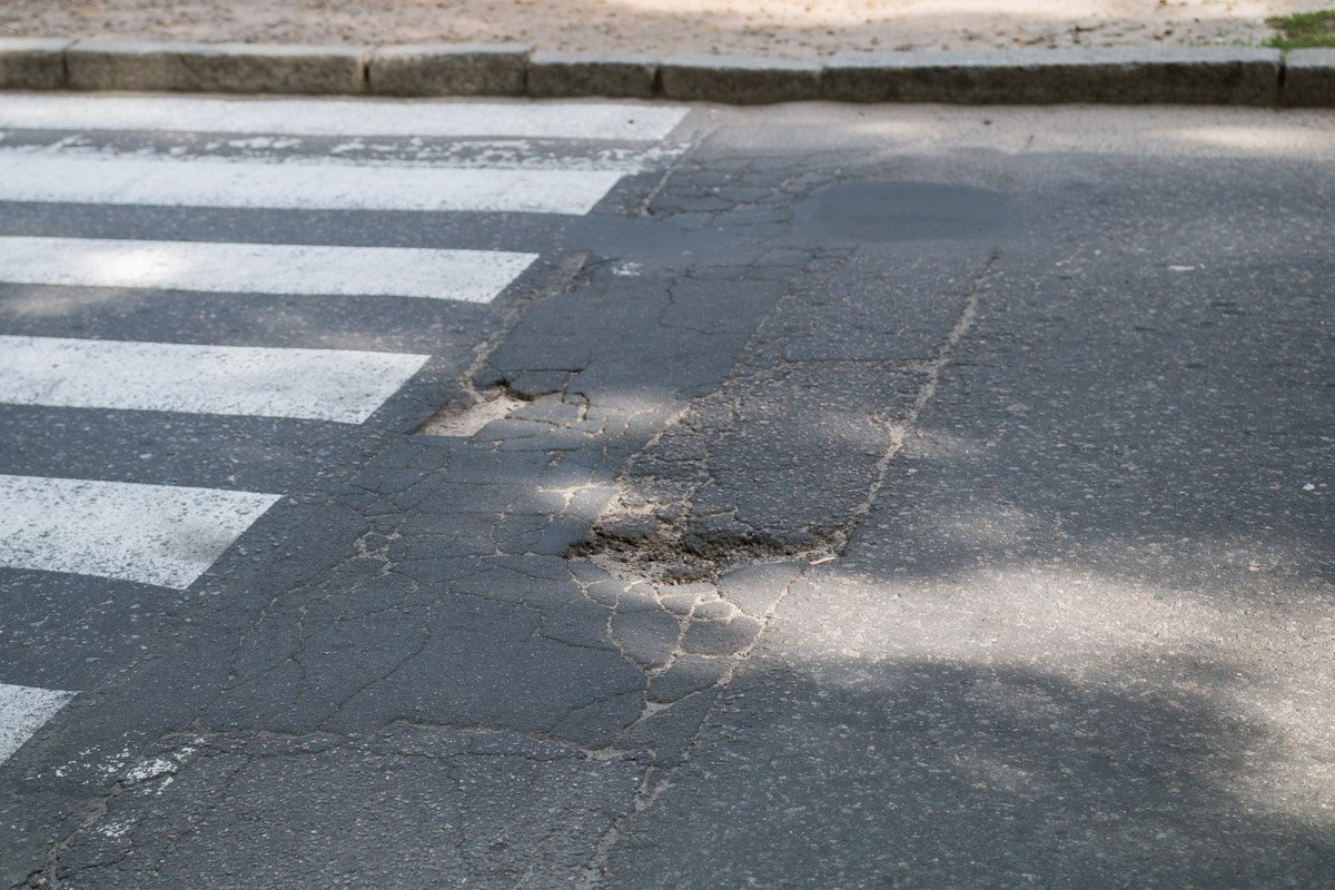 Выбоины не смертельные Выбоины не смертельные