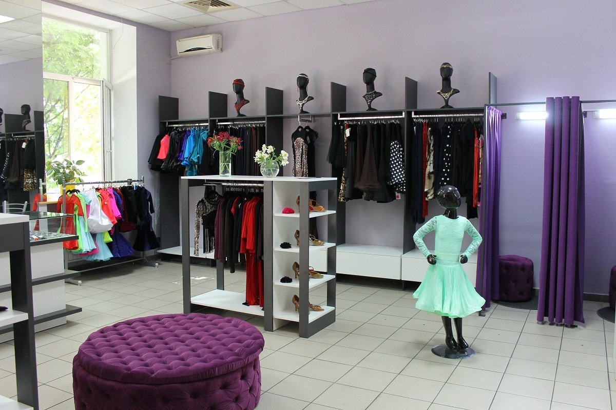 В Днепре открылся самый большой магазин одежды и обуви для бальных танцев 1