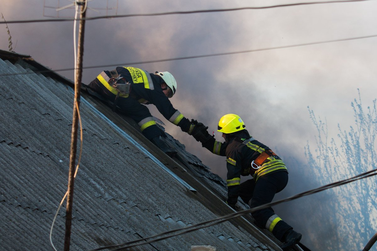 2 мая около 16:32 на улице Байкальской, 50, загорелось здание