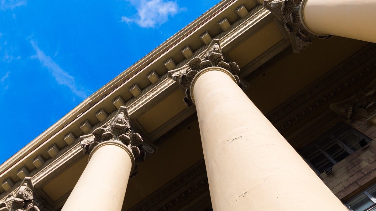 Профессорско-преподавательский состав насчитывает 650 преподавателей