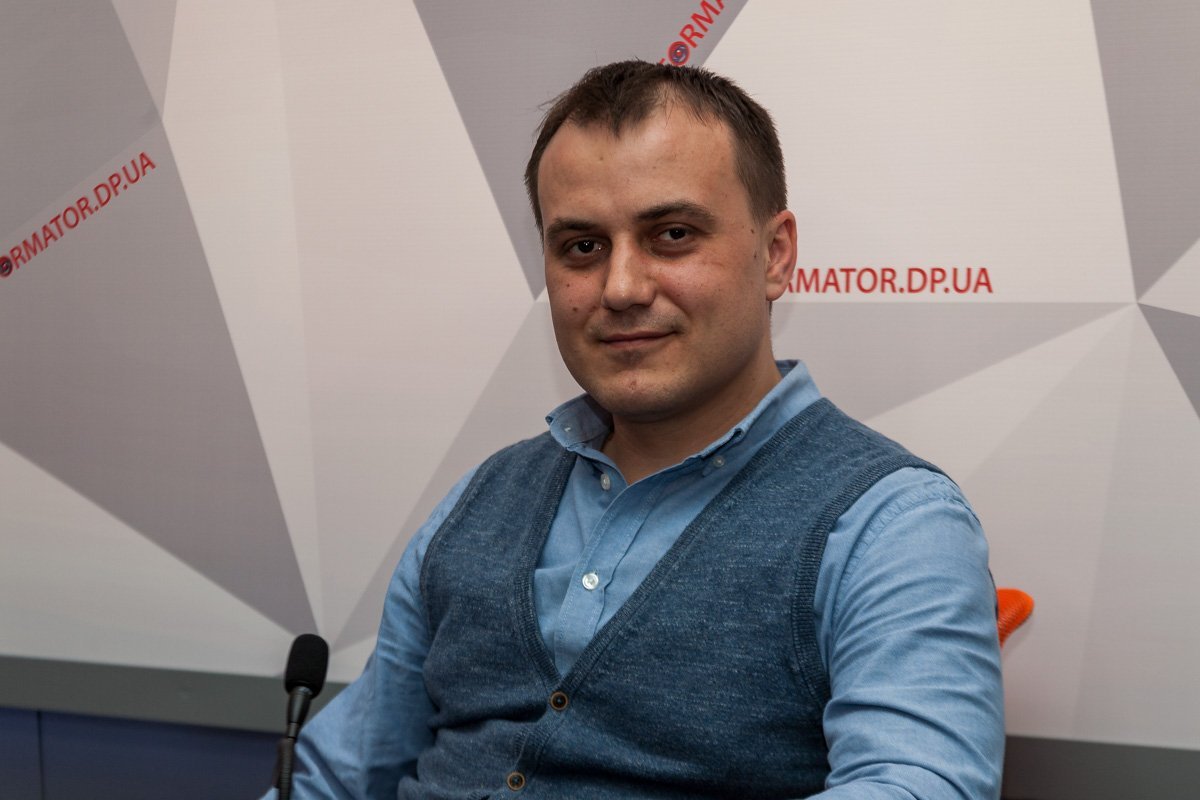 Главный технолог "Производственно-полиграфического комплекса "Весна" Максим Алексеевич Потапчук Главный технолог "Производственно-полиграфического комплекса "Весна" Максим Алексеевич Потапчук