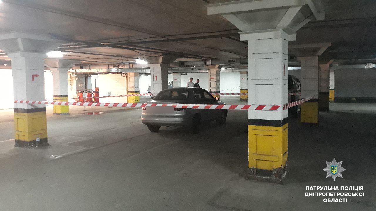 Полиция оградила место, где мог находиться взрывчатый предмет Полиция оградила место, где мог находиться взрывчатый предмет