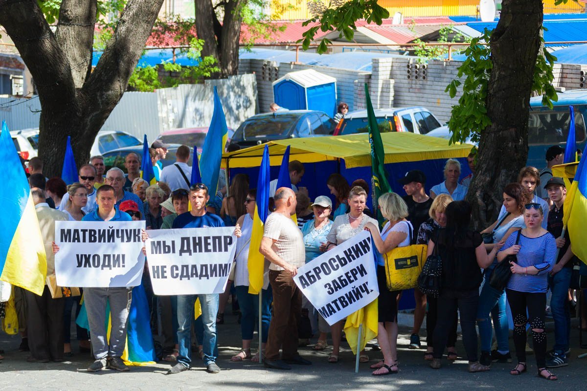 Ну хоть покаяться не просят Ну хоть покаяться не просят