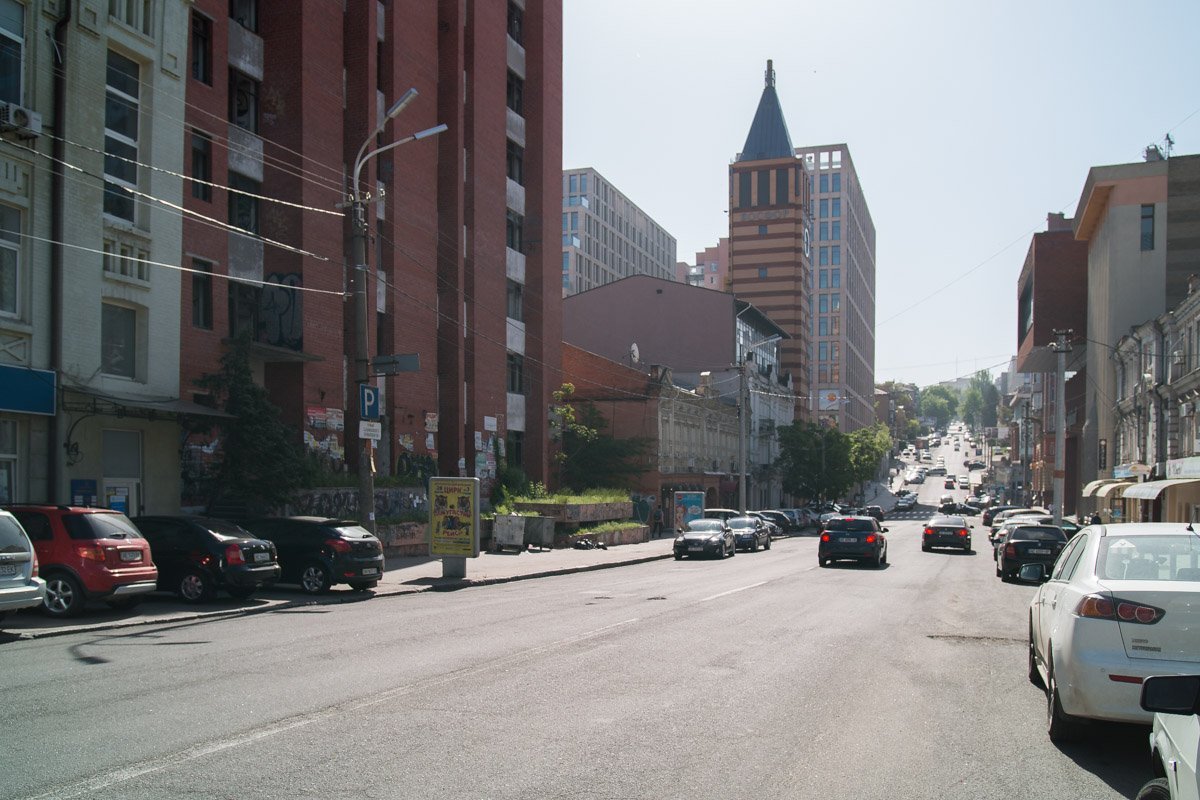 Разметку видно, но не везде Разметку видно, но не везде