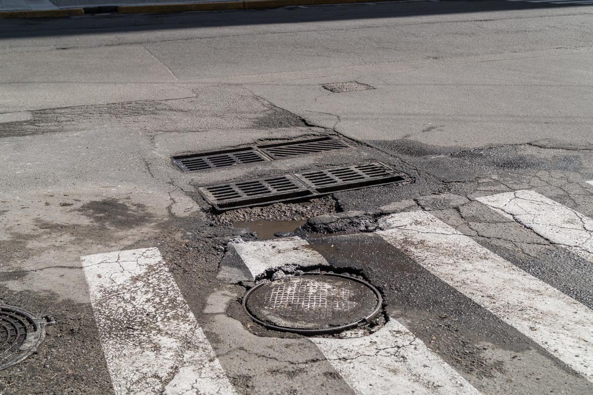 Здесь живет злой Пеннивайз, который готов забрать твой автомобиль в мир бездорожья Здесь живет злой Пеннивайз, который готов забрать твой автомобиль в мир бездорожья