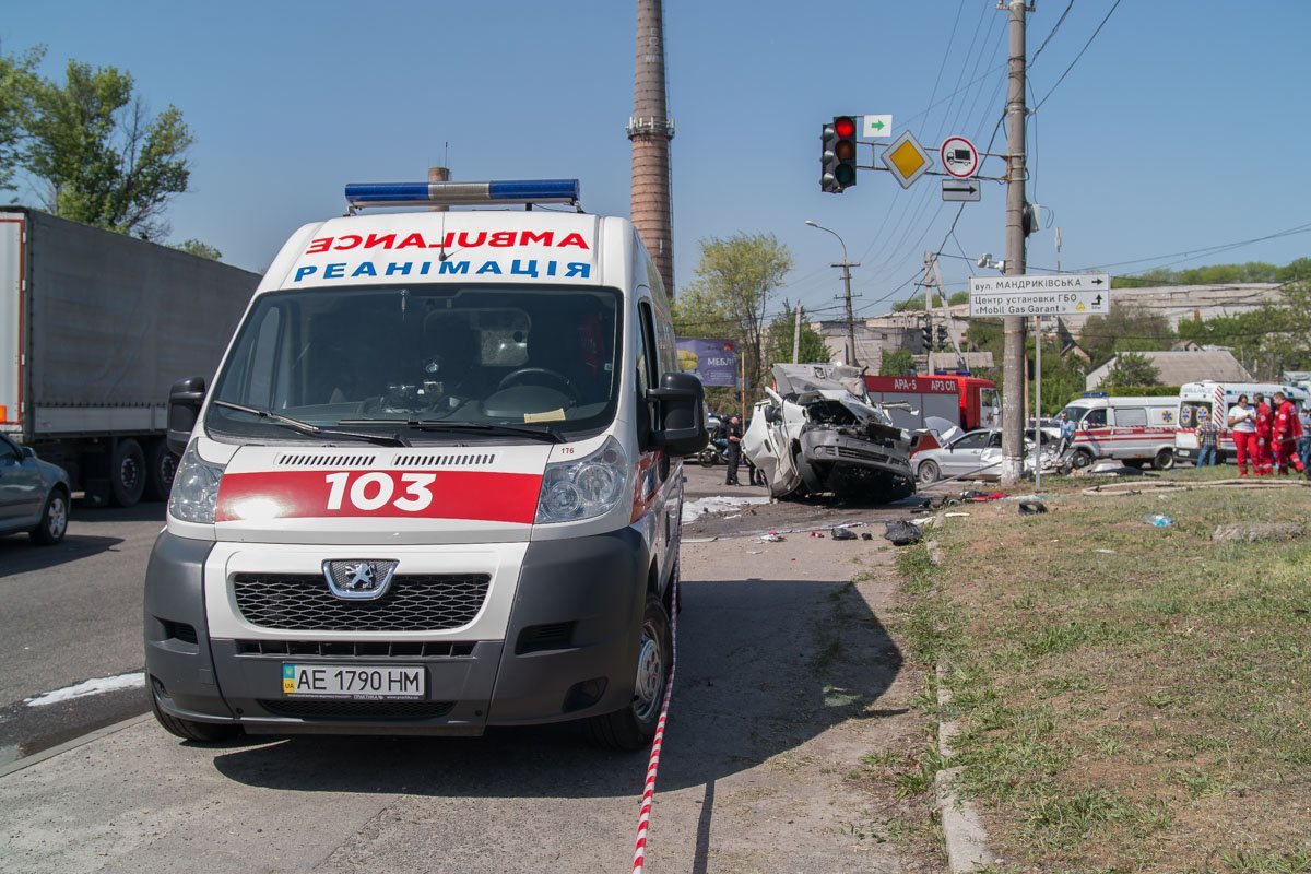 В общем сложности в результате происшествия пострадали 3 человека