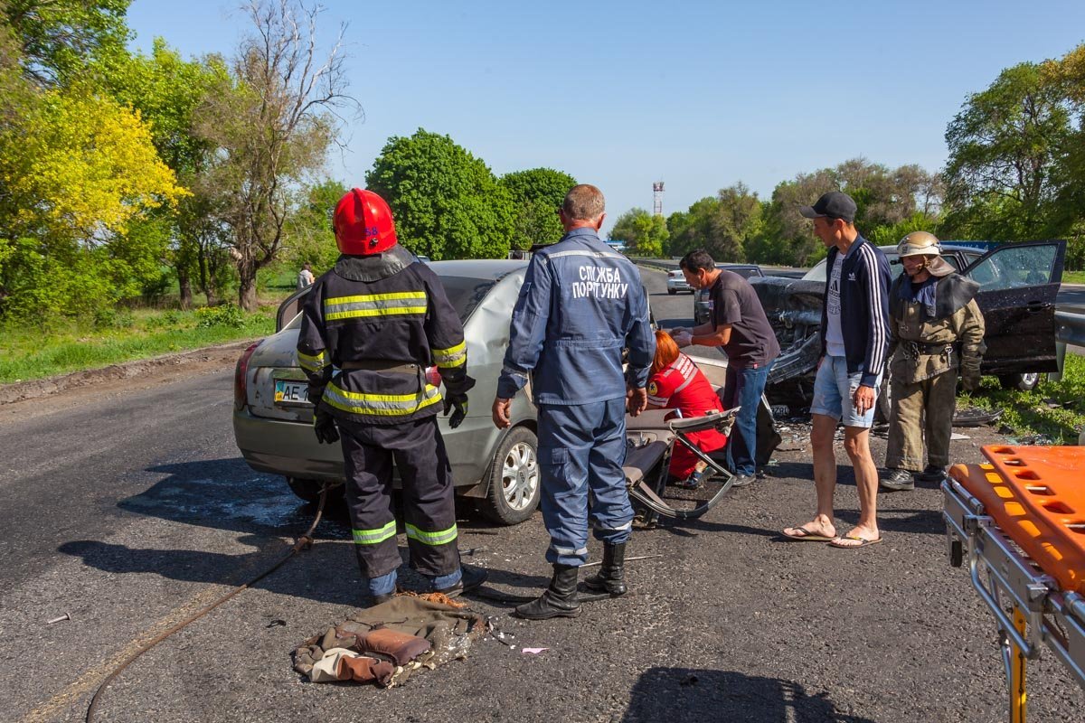 Участниками стали два автомобиля - Nissan и Chery