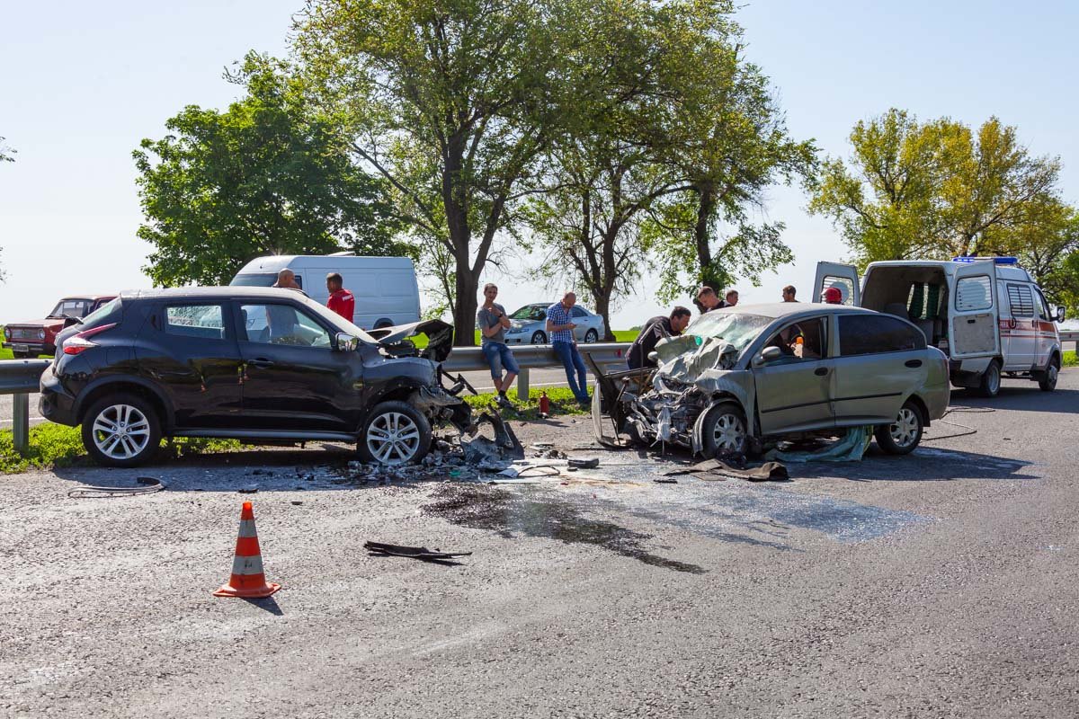 В результате аварии погиб мужчина, пострадали 3 человека, среди которых двое взрослых и один ребенок 5-ти лет