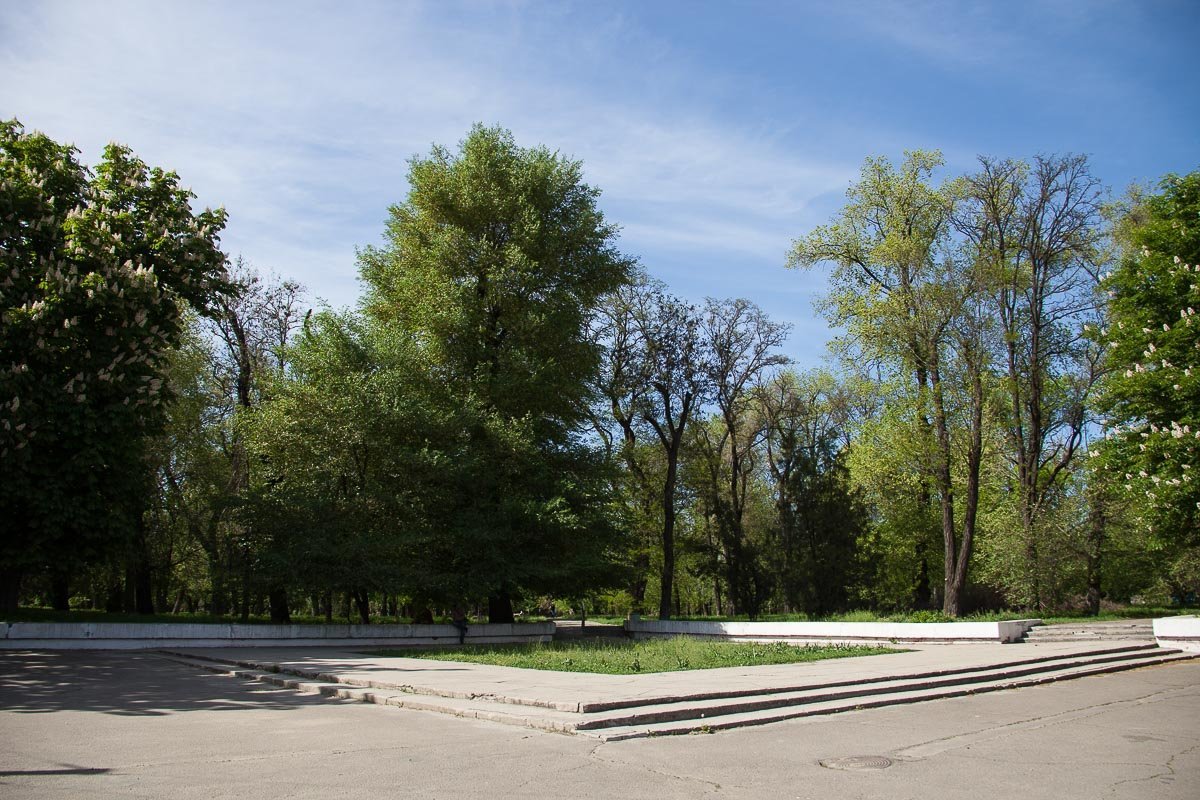 Когда-то здесь стоял бюст Михаила Калинина Когда-то здесь стоял бюст Михаила Калинина