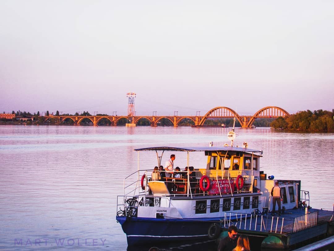 Фото: mart.wolleyВсе мы — одинокие корабли, спущенные на гладь длинной реки. Фото: mart.wolley