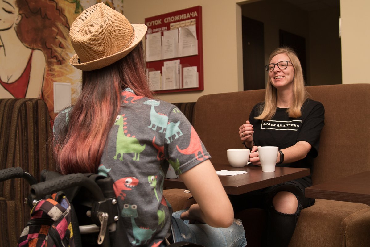 Несмотря на то, что весь мир сейчас стремится к безбарьерности, некоторые города остаются не приспособленными для людей с инвалидностью