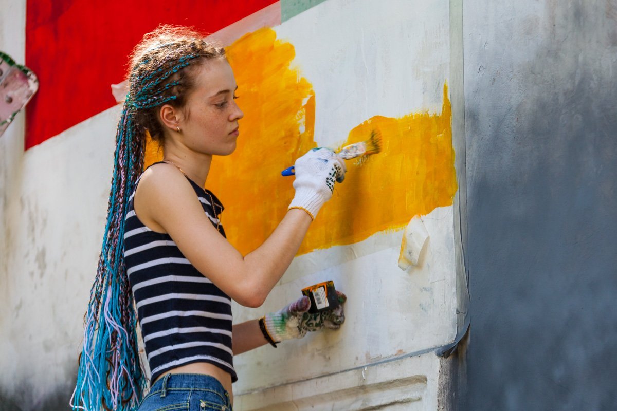 В Днепре регулярно появляются новые рисунки В Днепре регулярно появляются новые рисунки