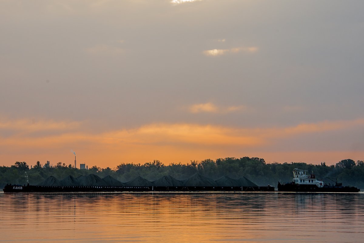 Перламутровый Днепр просыпается