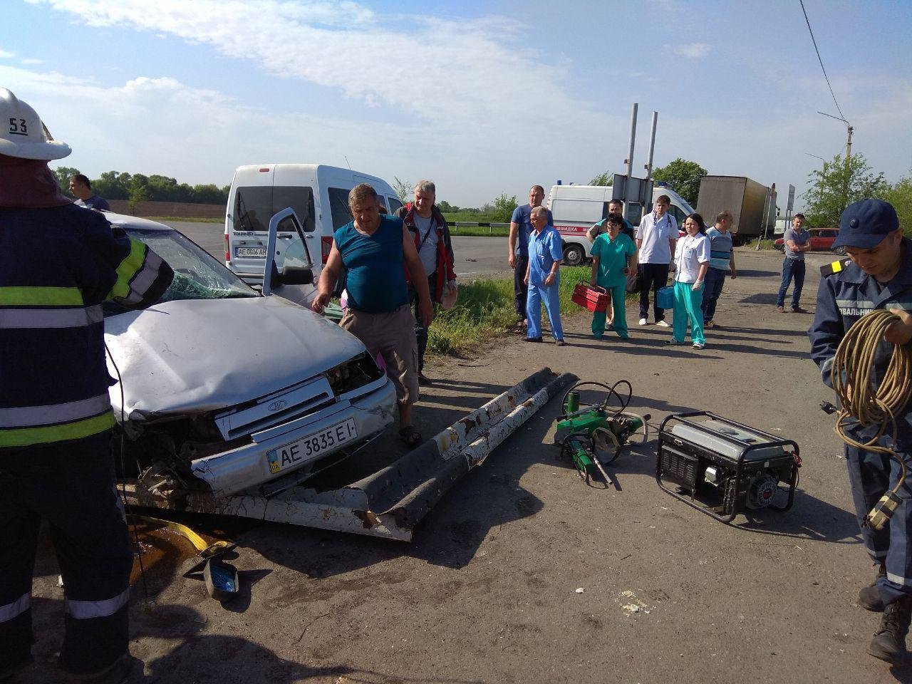 В инциденте пострадала пассажирка ВАЗ и двое детей В инциденте пострадала пассажирка ВАЗ и двое детей