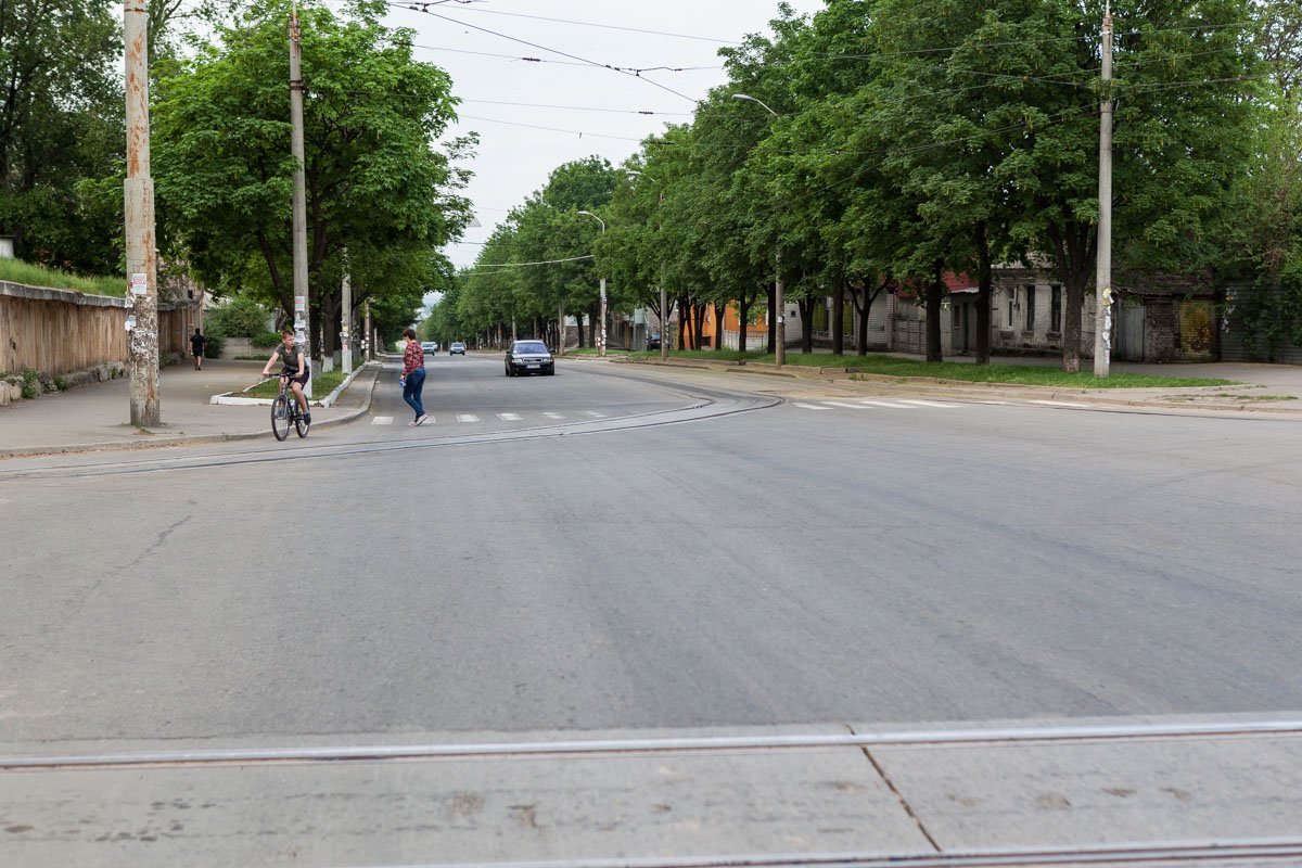 От Храброго до улицы Игоря Сикорского дорога в хорошем состоянии 