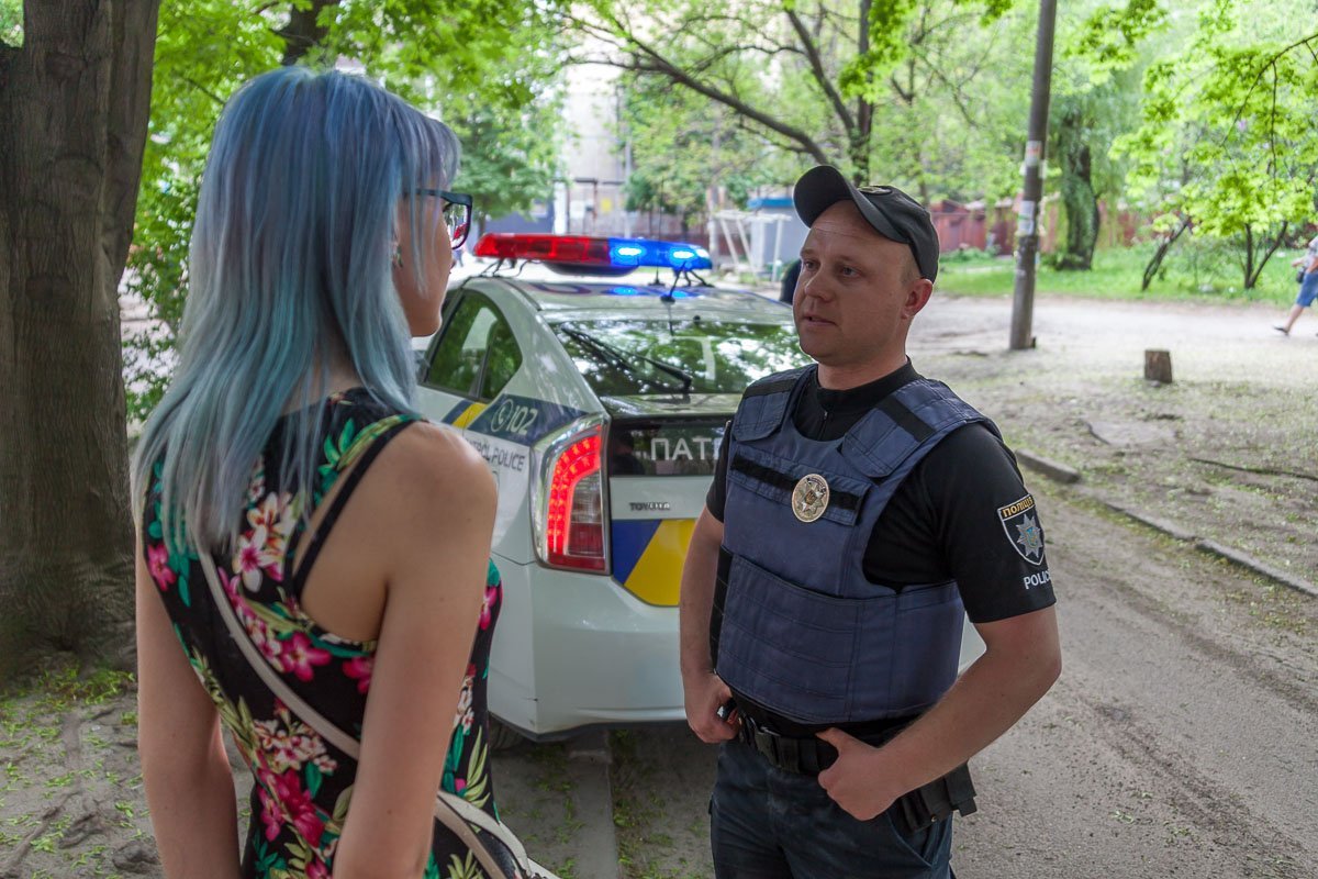 На жилмассиве Тополь-3 полицейские потушили пожар в жилой квартире На жилмассиве Тополь-3 полицейские потушили пожар в жилой квартире