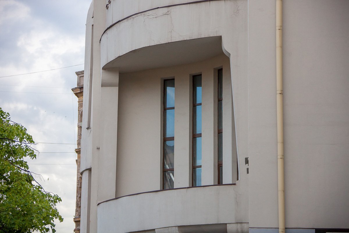 Разве вам никогда не хотелось заглянуть в окошко филармонии? Разве вам никогда не хотелось заглянуть в окошко филармонии?