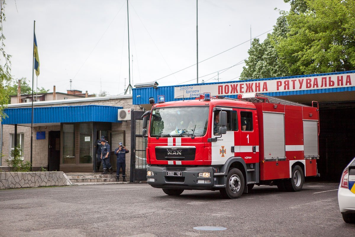 7 мая над Днепром зазвучали сирены и через весь город промчались экипажи полиции и спасателей