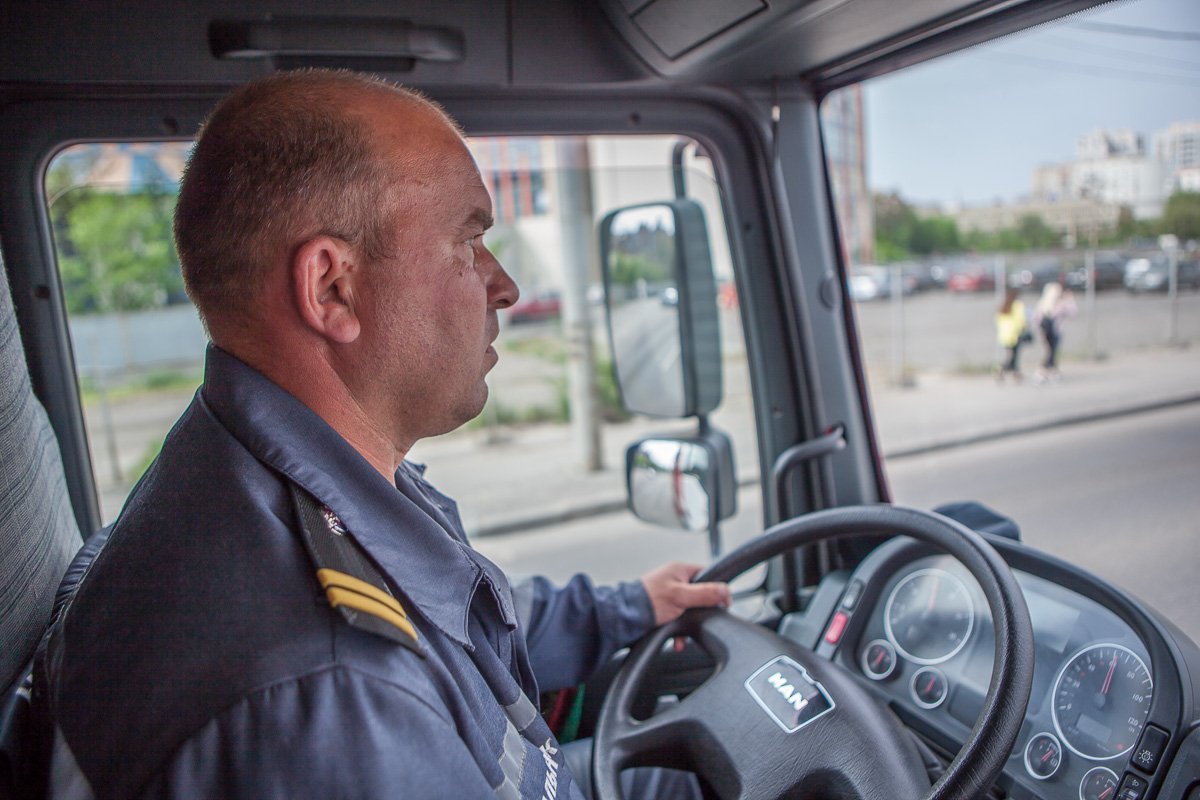 Колонна двигалась от улицы Телевизионной, через ТЦ Dafi, улицу Космическую, жилмассив Победа, Речпорт и Старокозацкую