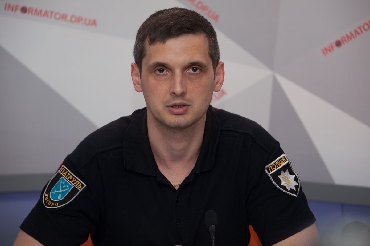 Павел Карманов — начальник отдела по связям с общественностью патрульной полиции Днепропетровской области Павел Карманов — начальник отдела по связям с общественностью патрульной полиции Днепропетровской области