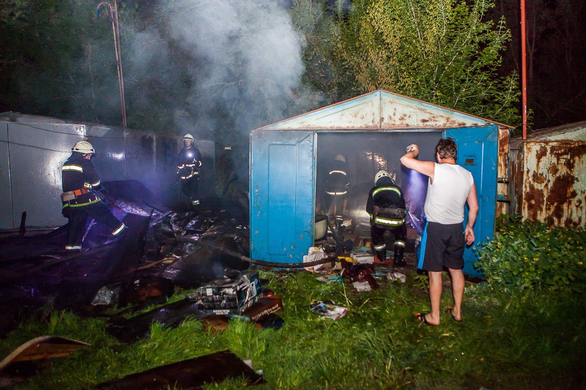 Соседние боксы пострадали незначительно Соседние боксы пострадали незначительно