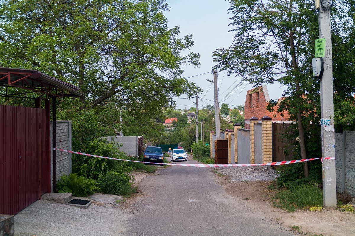 Территорию оградили Территорию оградили