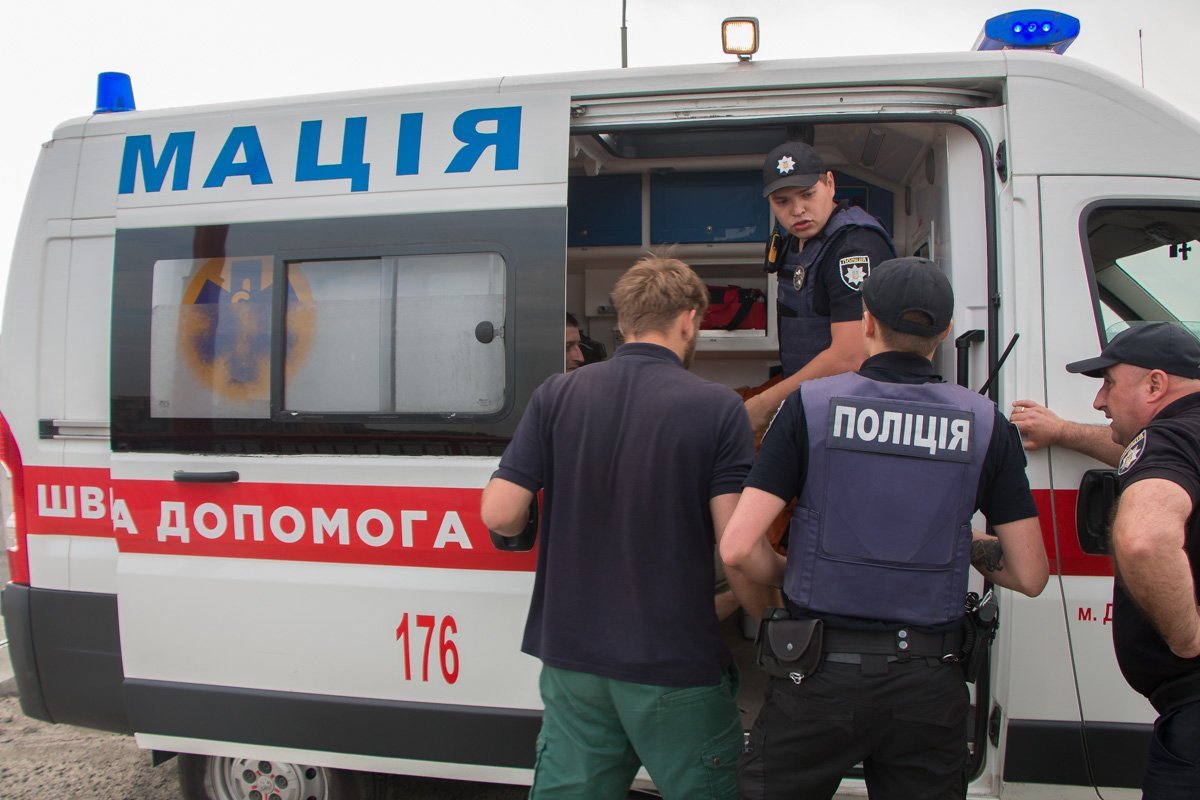 Мужчину госпитализировали в одну из специализированных больниц Днепра.