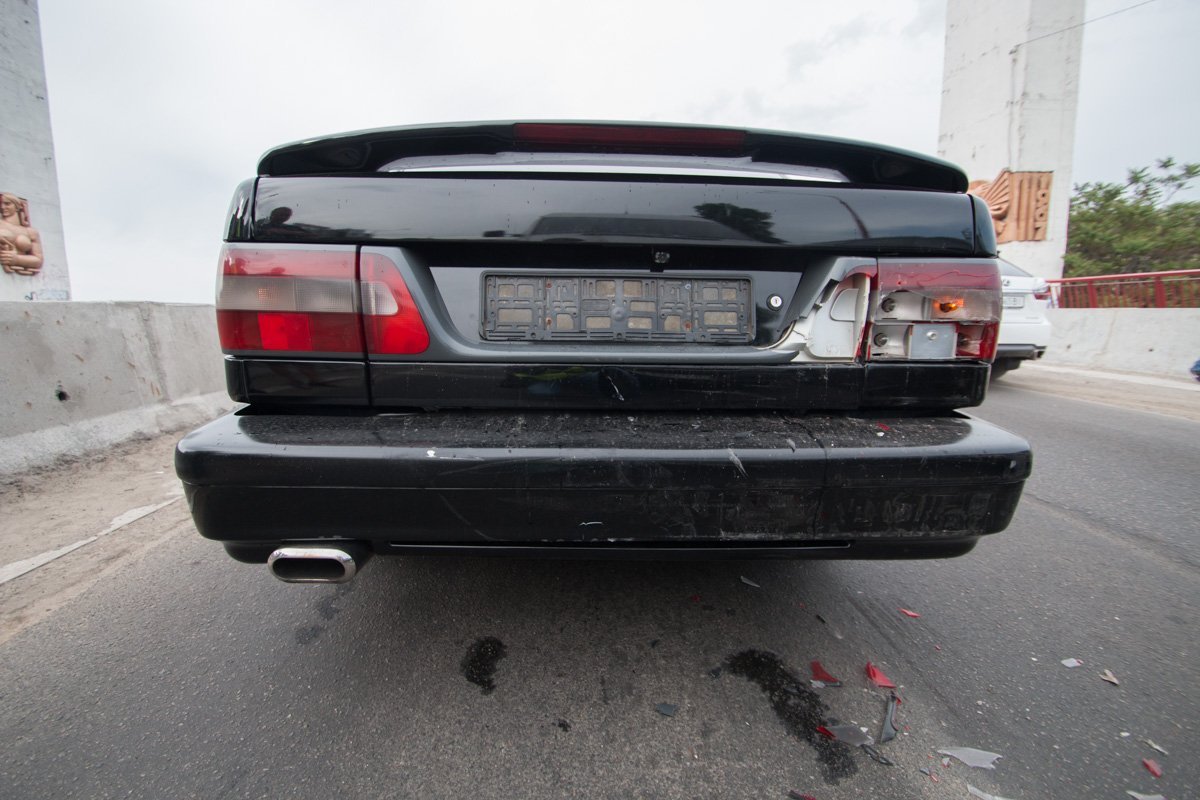 У Volvo при ударе даже отлетели номера У Volvo при ударе даже отлетели номера