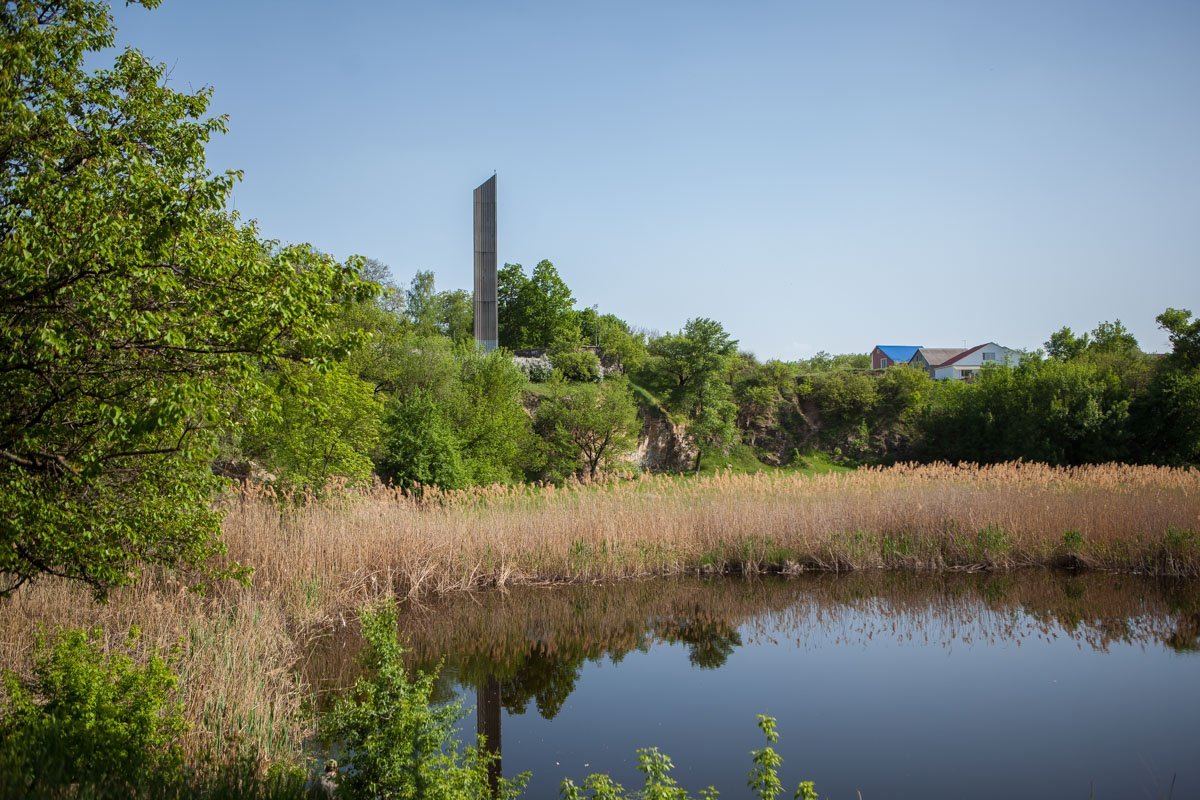 Память о мужественных воинах, погибших во время обороны города, будет вечной