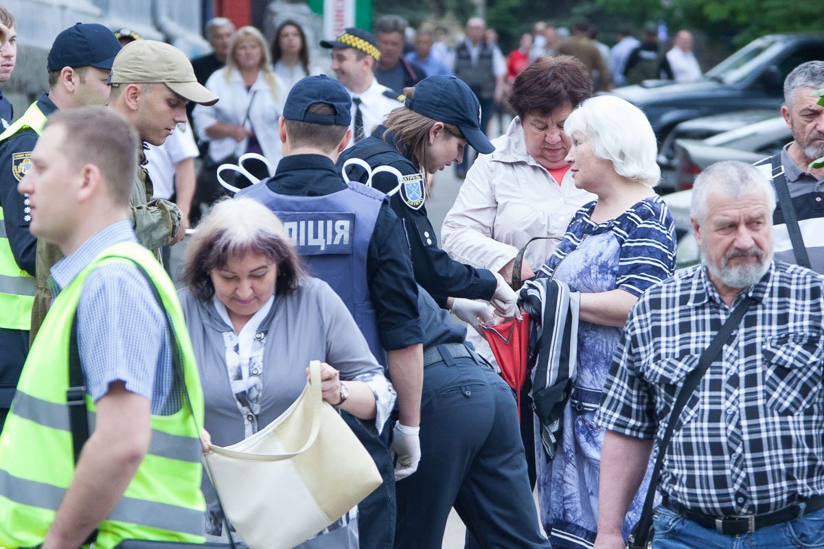 Обыска не избежал никто, даже Информатор