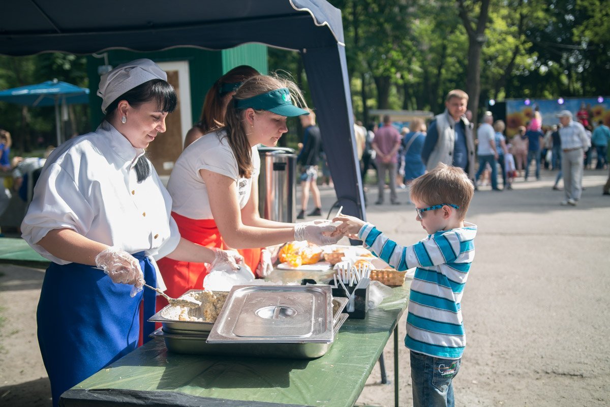 Варить большой, "Дружественный котел" начали в 17:00