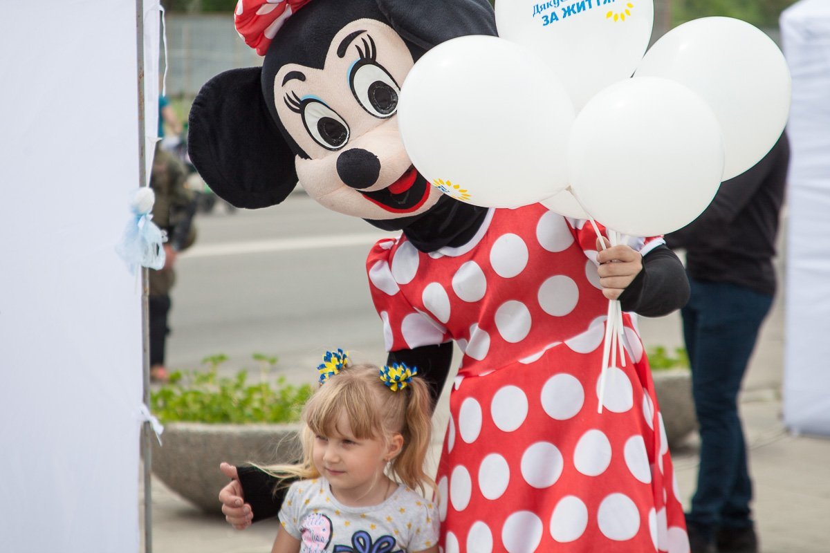 «Дякуємо за життя»: в День Победы для жителей Днепра выступали «Песняры» и Олег Кензов 9