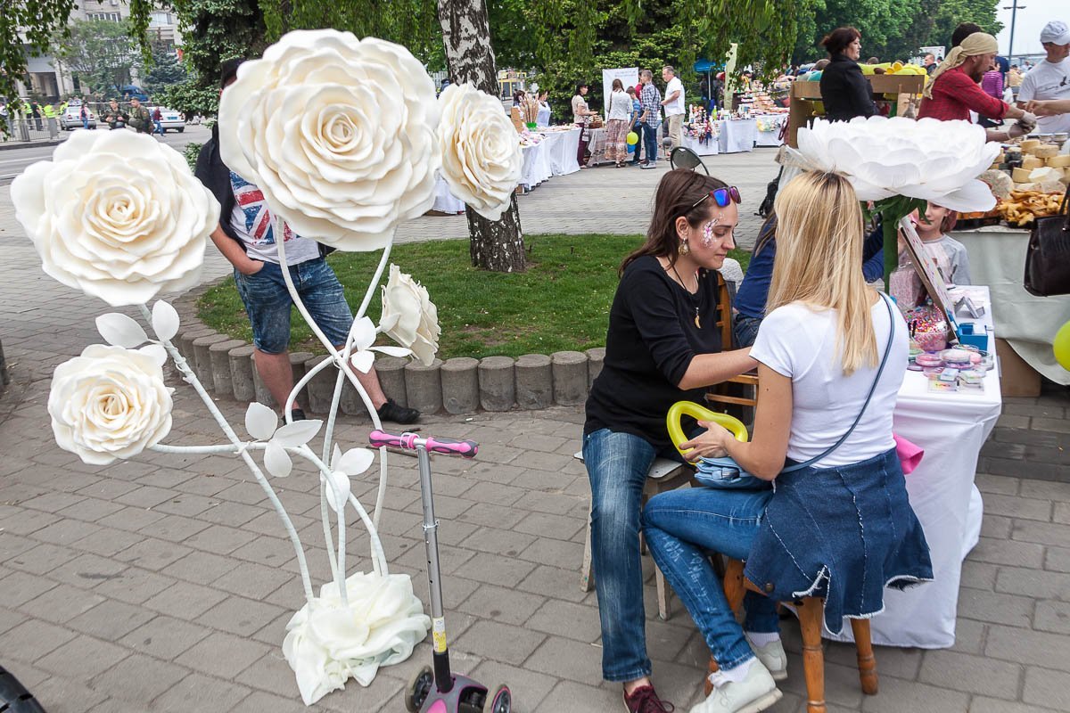 «Дякуємо за життя»: в День Победы для жителей Днепра выступали «Песняры» и Олег Кензов 10