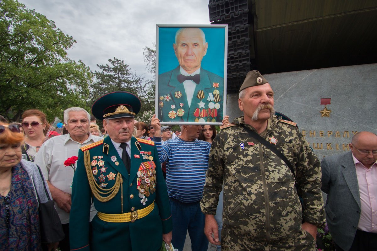 Главное быть уверенным в себе и любой вздор воспримут адекватно