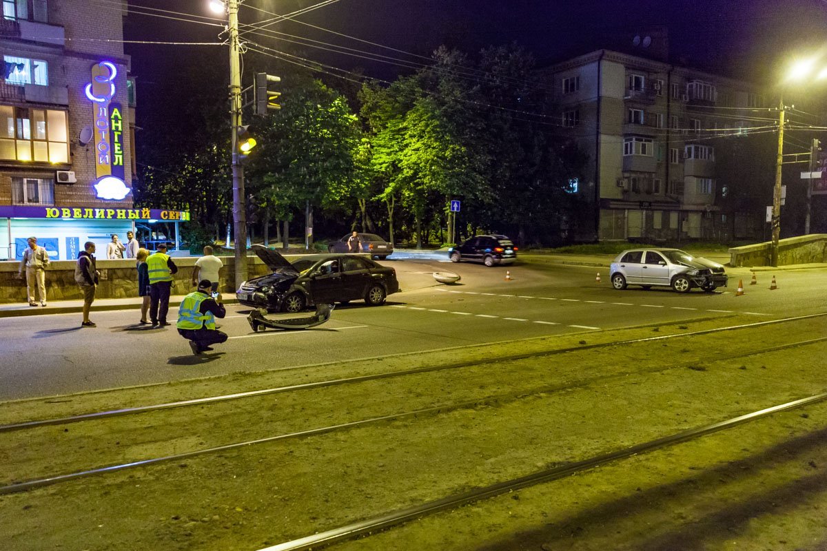 Skoda разворачивался в сторону улицы Леонида Стромцова Skoda разворачивался в сторону улицы Леонида Стромцова