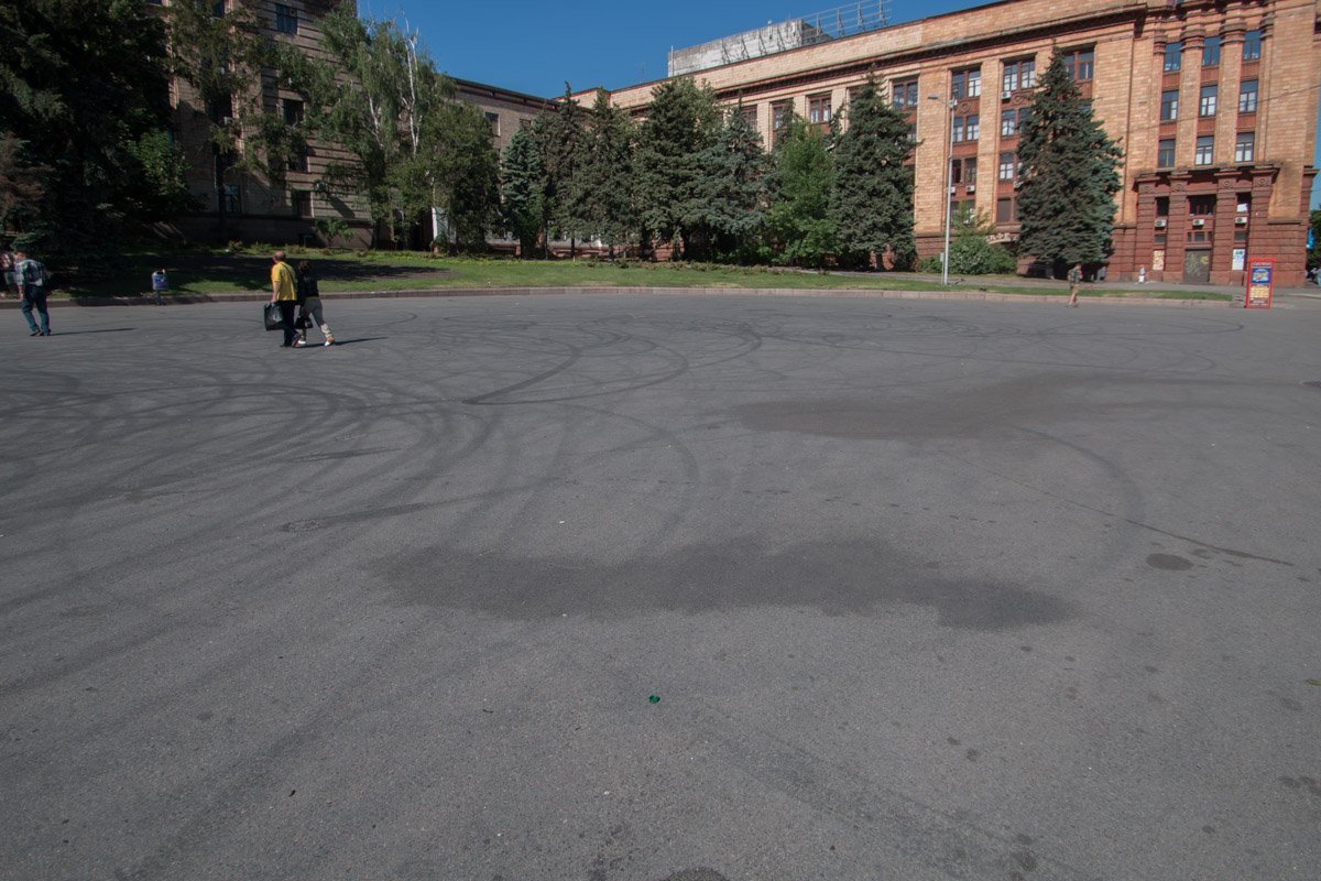 Площадь Героев Майдана расположилась в сердце Днепра