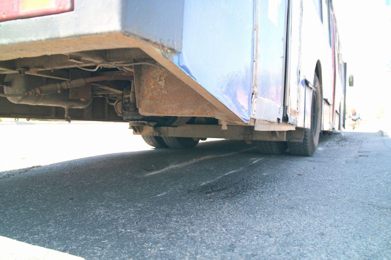 11 мая, около 12:00, на улице Березинской, у троллейбуса 20 маршрута отпало колесо