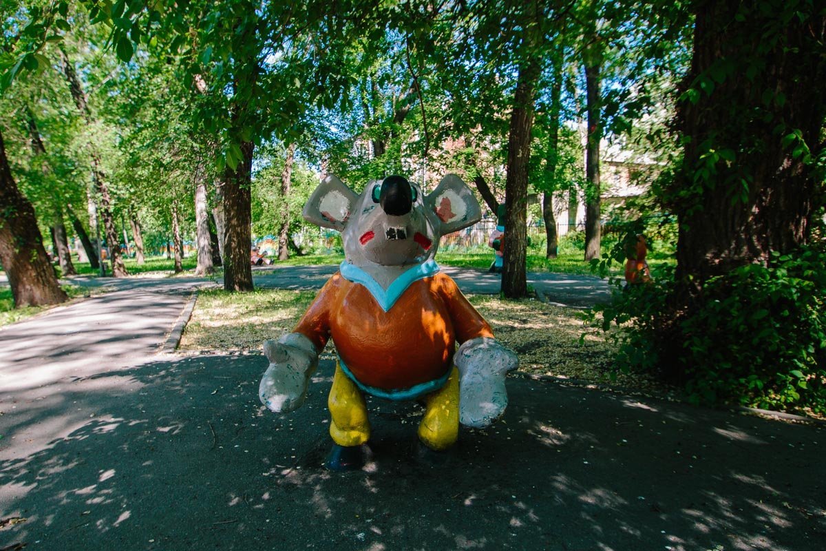 Мышь с копытами и ластами должна показать видовое разнообразие экосистемы Днепра