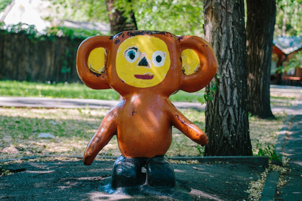 Отсутствие носа у многих персонажей должно заставить зрителей задуматься о предупреждении ЗППП