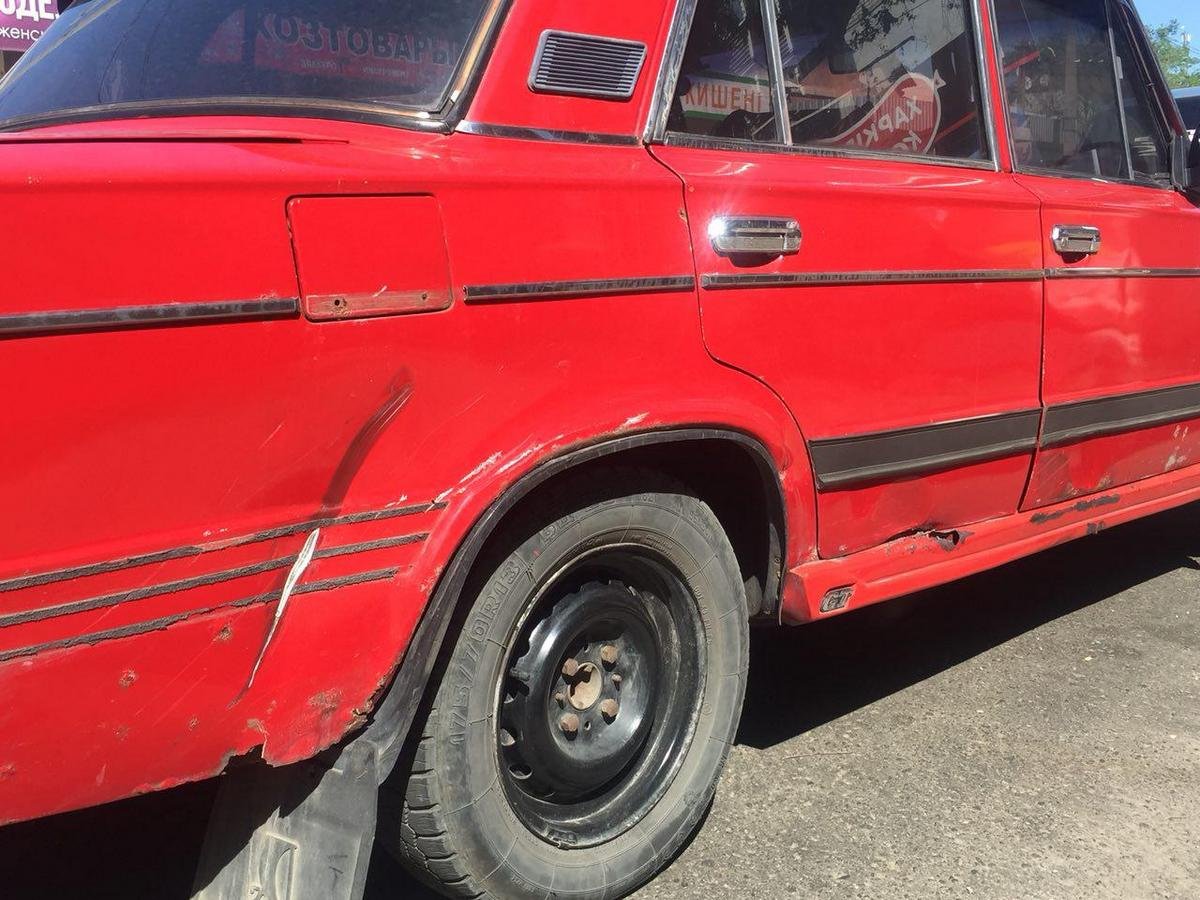 Мотоциклист врезался в боковую часть автомобиля ВАЗ Мотоциклист врезался в боковую часть автомобиля ВАЗ