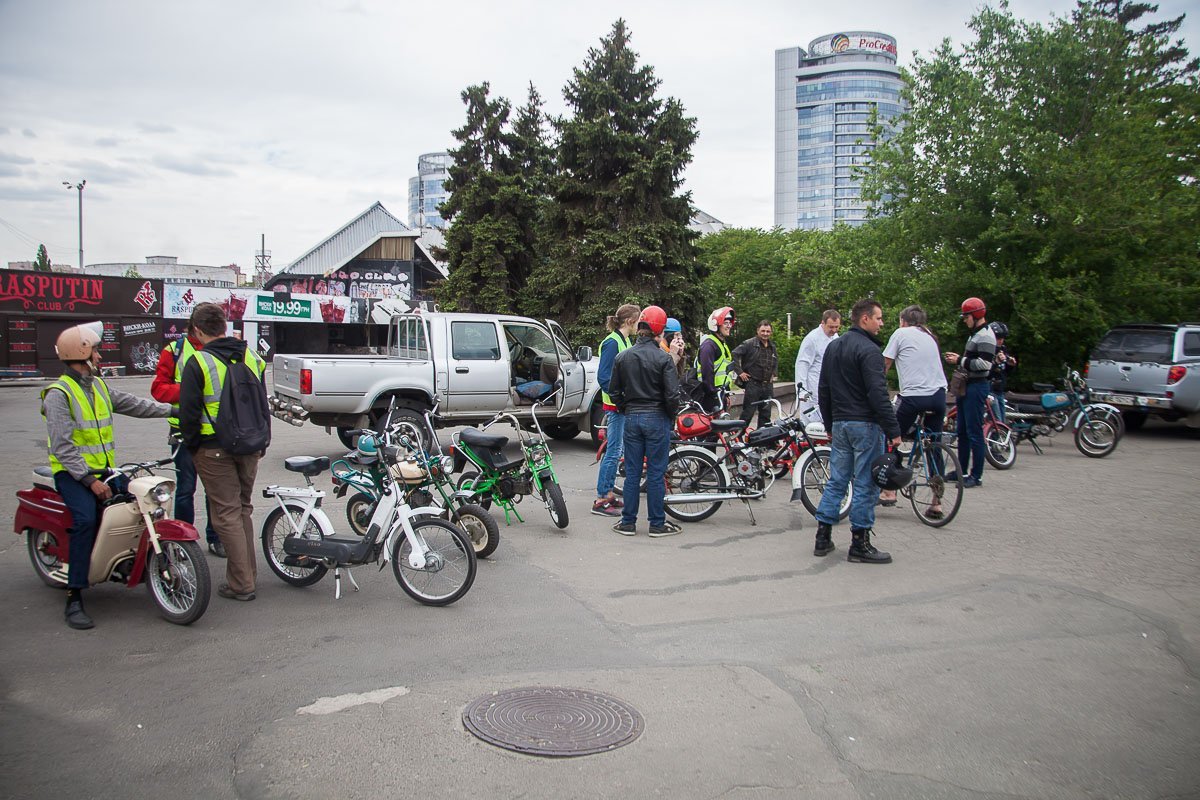 Остановок было две - возле цирка и парка Шевченко