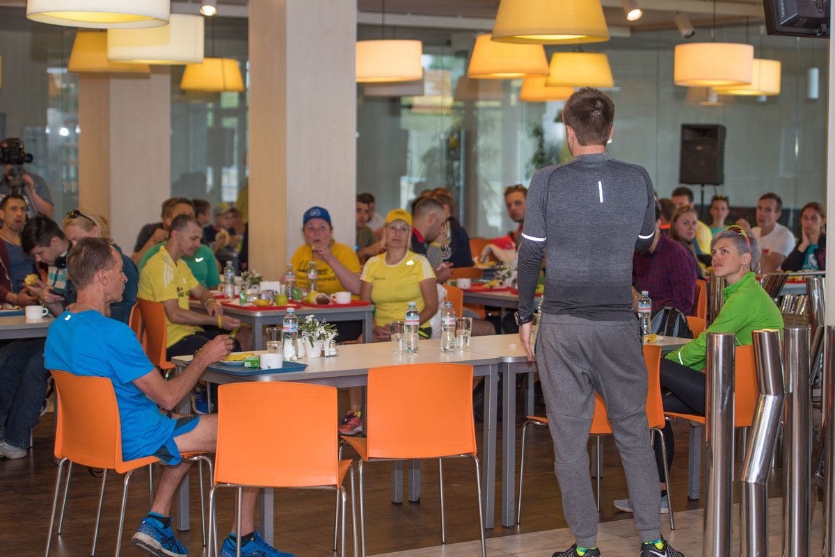 После забега все участники могли задать вопросы о подготовке к марафону После забега все участники могли задать вопросы о подготовке к марафону