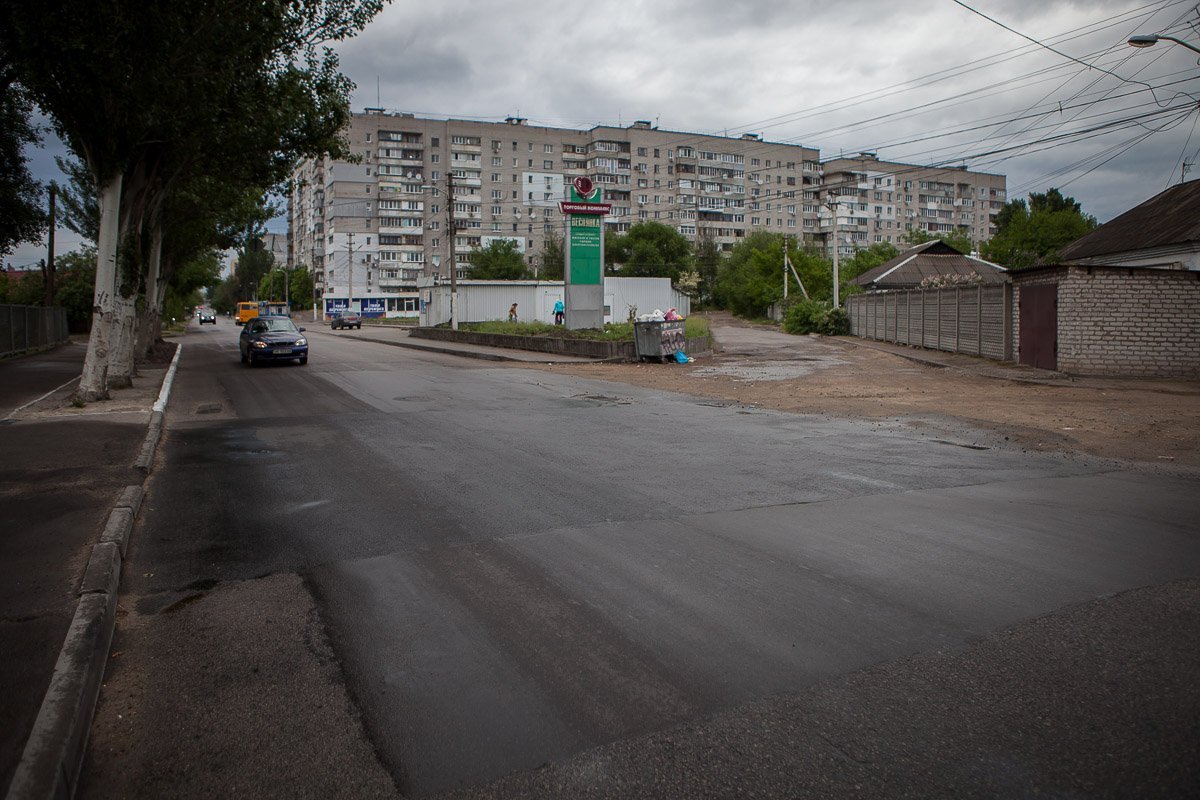 Улица Янтарная пролегает от улицы Каруны до жилмассива Клочко-6 Улица Янтарная пролегает от улицы Каруны до жилмассива Клочко-6