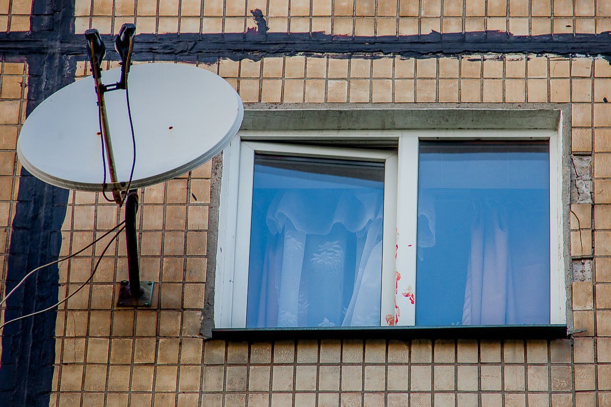 Мужчина выпрыгнул из окна 9-го этажа Мужчина выпрыгнул из окна 9-го этажа