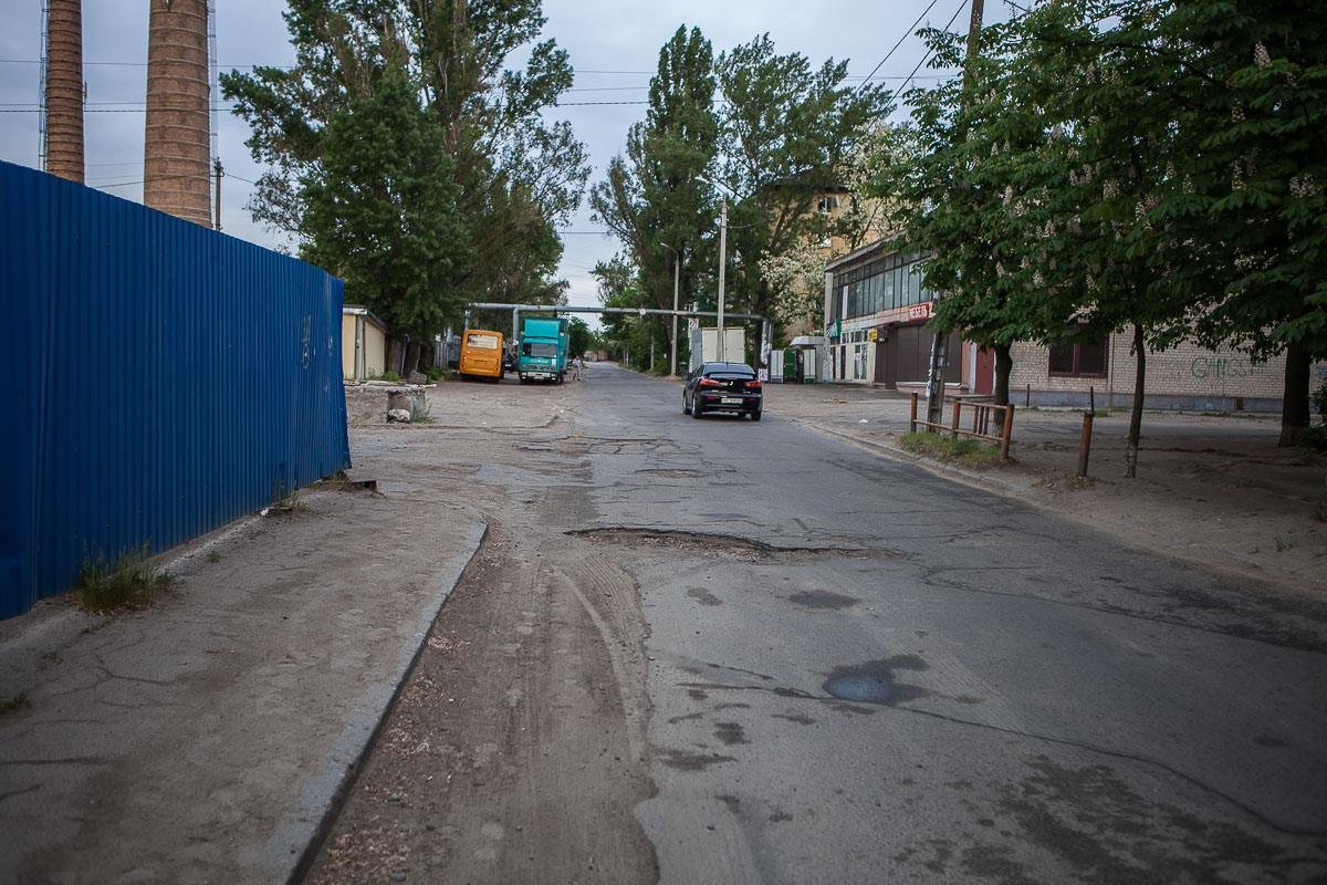 Кое-где покрытие отсутствует Кое-где покрытие отсутствует