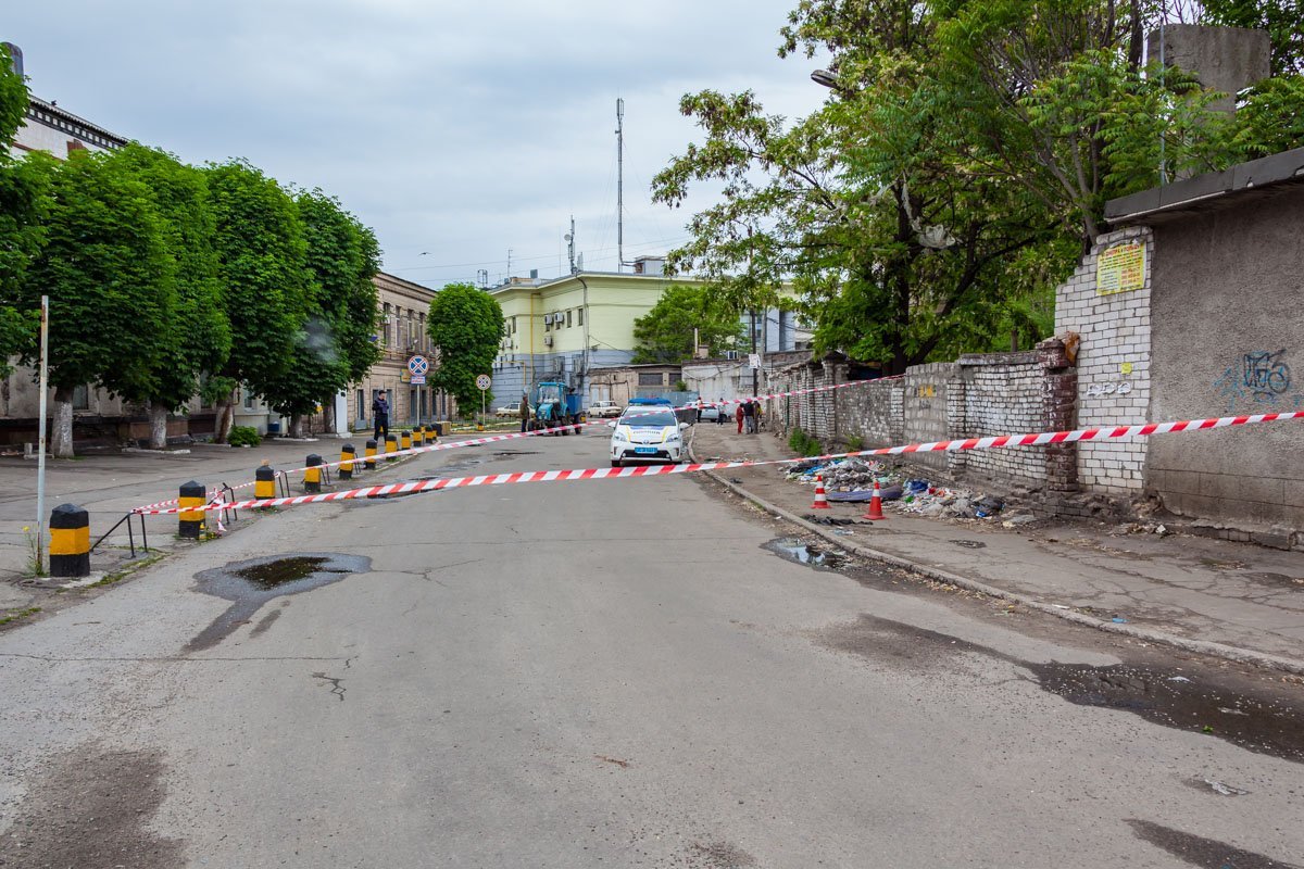 Улица Поперечная ведет к ж/д вокзалу Улица Поперечная ведет к ж/д вокзалу