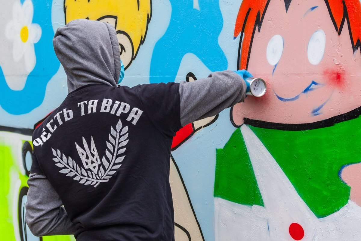 Новый рисунок, должен призвать к дружбе и взаимопониманию между людьми Новый рисунок, должен призвать к дружбе и взаимопониманию между людьми